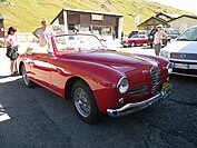 Alfa romeo de collection au col du petit saint bernard aout 2011 - panoramio.jpg