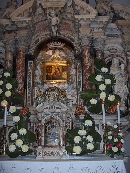 File:Altar, Church of Our Lady of Trsat, Rijeka006.jpg