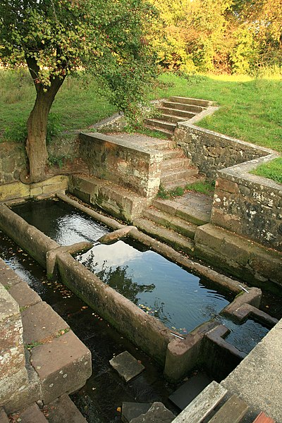 File:Amoeneburg Waschbach 20110924 Emha 3480.jpg