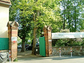 Entrance to schoolground Anna schmidt schule niedererlenbach p 011.jpg