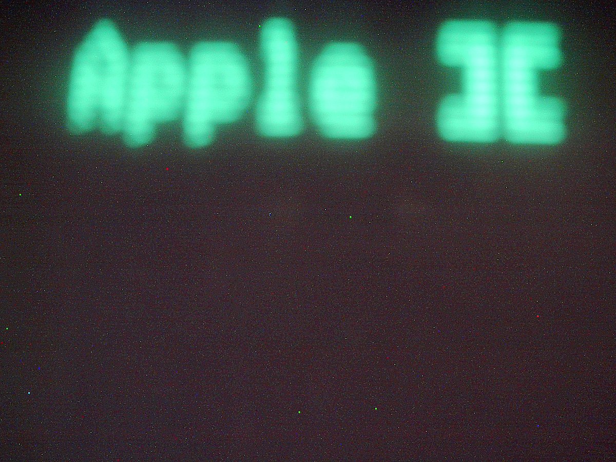 File:Apple--.jpg - Wikimedia Commons