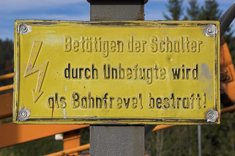 File:Bahnfrevel.jpg