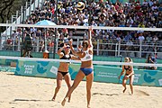 Deutsch: Beachvolleyball bei den Olympischen Jugendspielen 2018; Tag 11, 17. Oktober 2018; Jungen, Spiel um Platz 3 – USA (Devon Newberry/Lindsey Sparks)-Norwegen (Emilie Olimstad/Frida Berntsen) 1:2 (21–1/13–21/9–15) English: Beach volleyball at the 2018 Summer Youth Olympics at 17 October 2018 – Bronze Medal Match – USA (Devon Newberry/Lindsey Sparks)-Norway (Emilie Olimstad/Frida Berntsen) 1:2 (21–1/13–21/9–15)