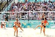 Deutsch: Beachvolleyball bei den Olympischen Jugendspielen 2018; Tag 9, 15. Oktober 2018; Mädchen, Viertelfinale: USA-Spanien 2–1 (21–19/17–21/15–9) English: Beach volleyball at the 2018 Summer Youth Olympics at 15 October 2018 – Girls Quarterfinals: USA-Spain 2–1 (21–19/17–21/15–9)