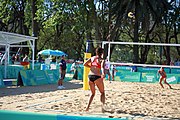 Deutsch: Beachvolleyball bei den Olympischen Jugendspielen 2018; Tag 8, 14. Oktober 2018; Mädchen, Achtelfinale – Bolivien-Puerto Rico 0:2 (18–21/18–21 ) English: Beach volleyball at the 2018 Summer Youth Olympics at 14 October 2018 – Girls Round of 16 – Bolivia-Puerto Rico 0:2 (18–21/18–21 )