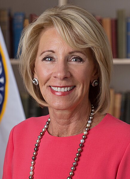 File:Betsy DeVos official portrait (cropped).jpg