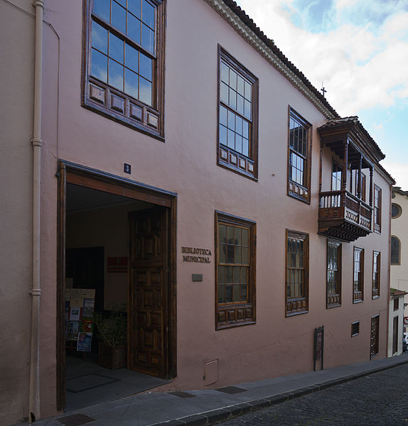 File:Biblioteca, La Orotava, Tenerife, España, 2012-12-13, DD 01.jpg