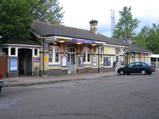 The station entrance in 2006
