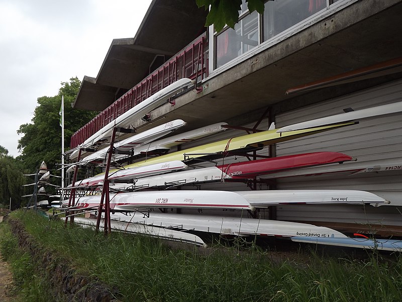 File:Bottoms Up - geograph.org.uk - 2970651.jpg