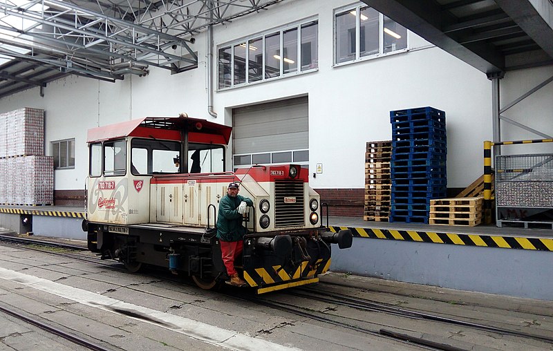 File:Budweiser Budvar brewery, locomotive 01.jpg