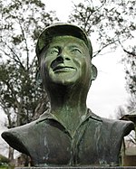 Bust of Richie Benaud.jpg