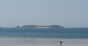 Cézembre, seen from the Sillon beach, Saint-Malo