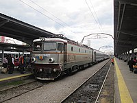 CFR 420 302 (formerly Class 42) at Bucuresti Nord.jpg