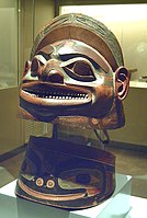 Masque et collier Origine : Culture tlingit, Alaska XVIIIe siècle