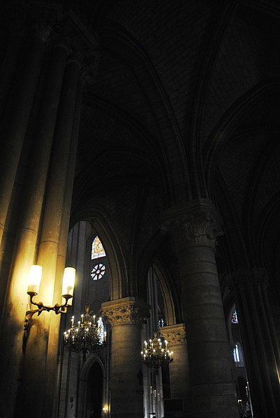 File:Cathédrale Notre-Dame de Paris, 2012, interior (6).JPG