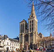 Façade principale de la cathédrale.