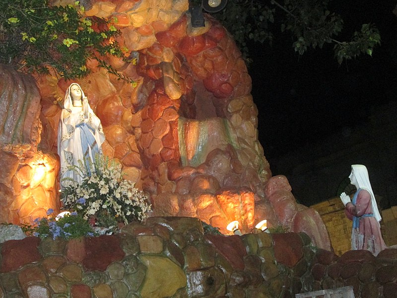 File:Cebu Metropolitan Cathedral - Our Lady of Lourdes Grotto.jpg