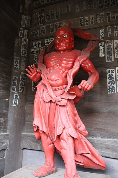 File:Chiba-dera Temple Main Gate Guardian (30006720966).jpg