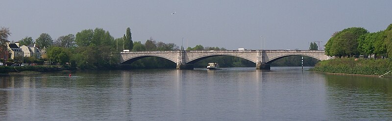 File:Chiswick Bridge 1.JPG