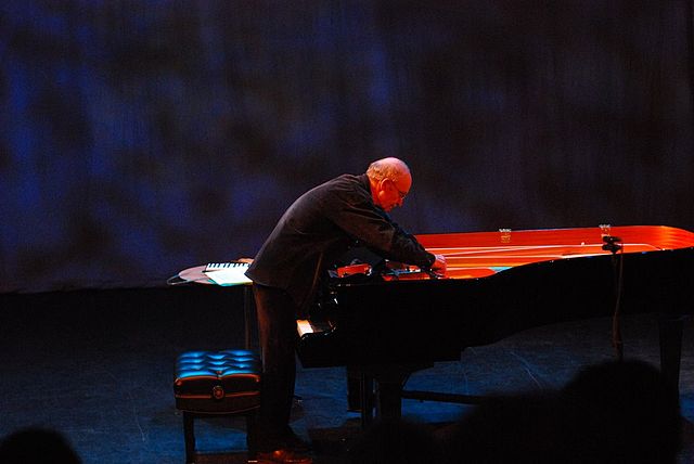 Christian Wolff at his prepared piano performance, 2007.