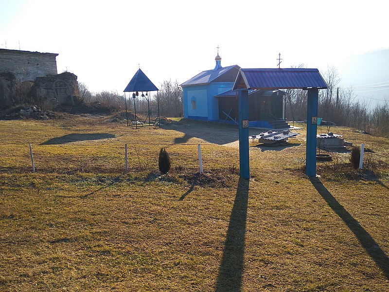 File:Church in Sadkivtsi 02.jpg