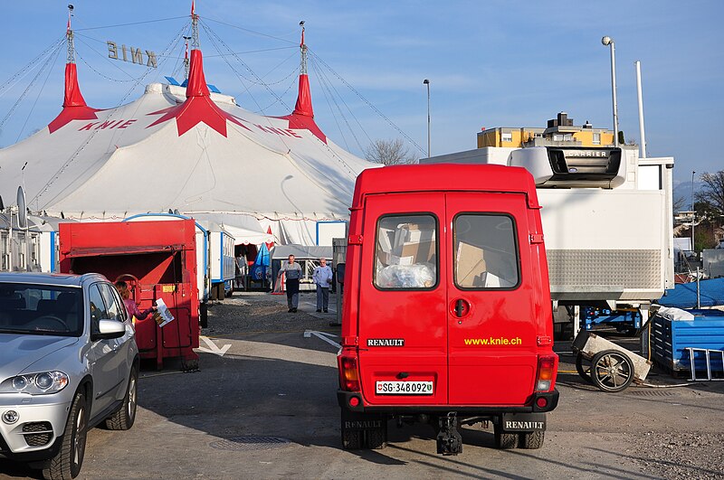 File:Circus Knie - Rapperswil 2011-03-25 17-12-16.JPG