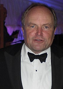 Clive Anderson at Selwyn May Ball -21June2008.JPG