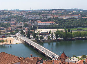 A view of the southern top of the Estadio Universitario de Coimbra sports complex near the river. CoimbraBridge1.jpg
