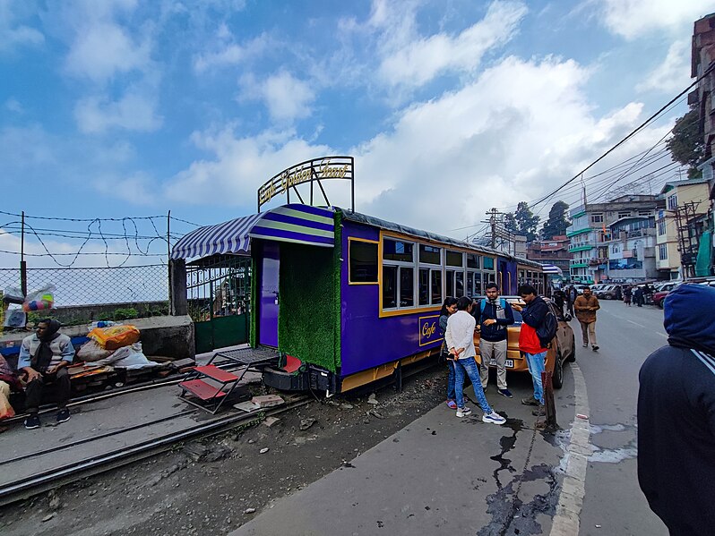 File:DHR Darjeeling Station (28).jpg