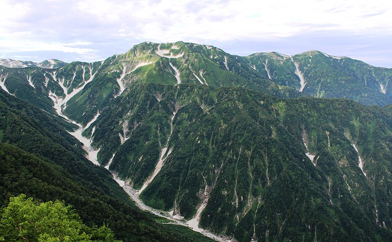 File:Dainichi Mountains from Hayatsuki ridge.JPG