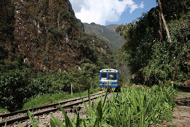 File:Diesel_Railcar_of_Peru_04.jpg