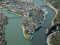 La vieille ville et le point de rencontre des trois rivières