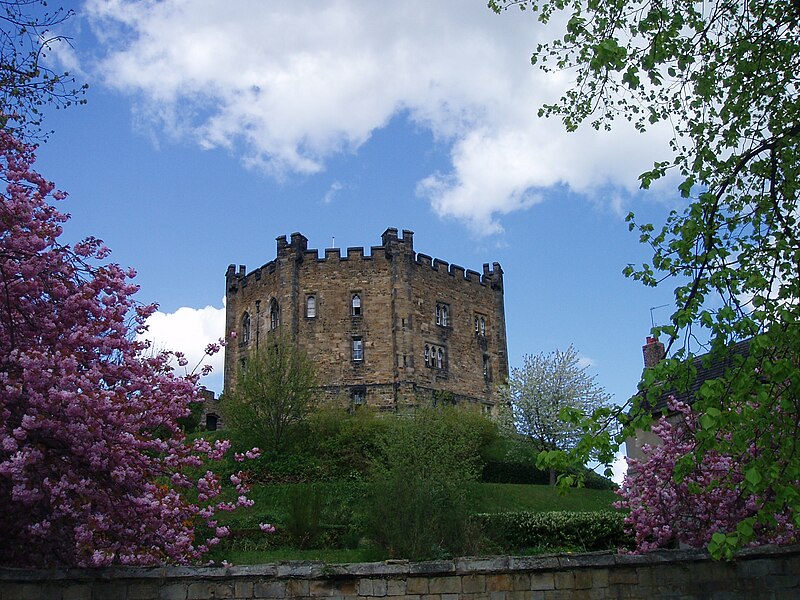 File:Durham Castle keep (April).jpg