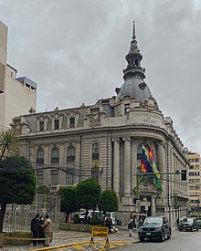 Vice Presidential Palace in La Paz Edificio de la Vicepresidencia de Bolivia nublado.jpg