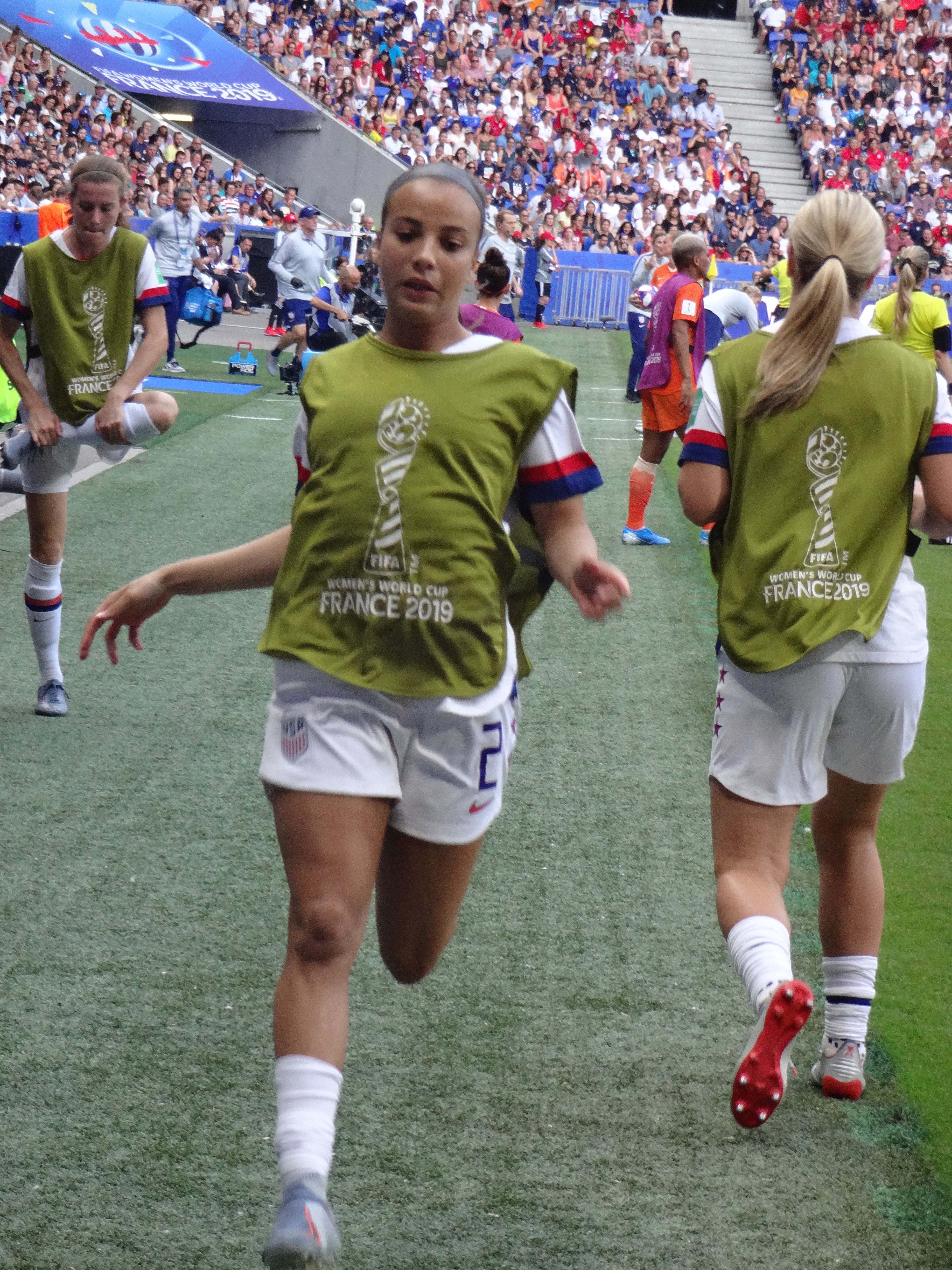 File:FIFA Women's World Cup 2019 Final - US substitutes warming up (6).jpg - Wikimedia Commons