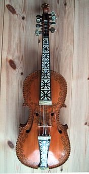 Norwegian Hardanger fiddle FeleHel (2).jpg