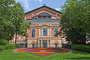 Le Palais des festivals, à Bayreuth (Bavière). (définition réelle 4 281 × 2 854)