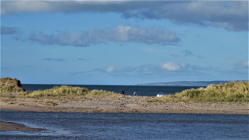 File:Fishing-0707, Tralee Bay, Co. Kerry, Ireland.jpg