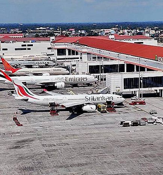 File:Flights parked at the Cochin International Airport.jpg