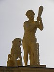 Statue d'Hercule et du lion de Némée.