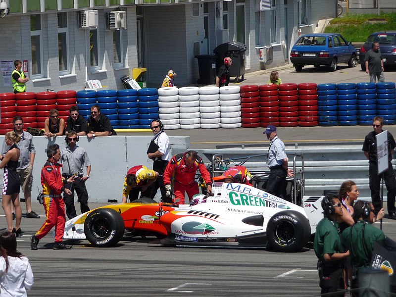 File:Formula Renault 3.5 Series, 2010 Brno WSR (09).jpg