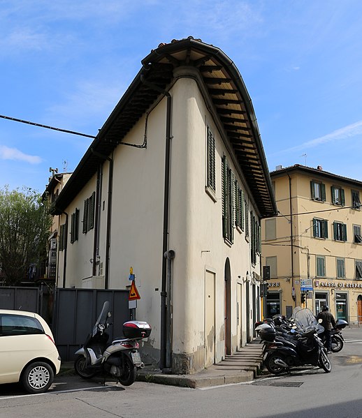 File:Galluzzo, edificio con angolo acuto.jpg