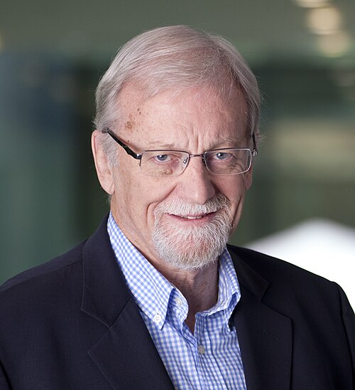 Gareth Evans served as Minister for Foreign Affairs for the duration of the Keating government.