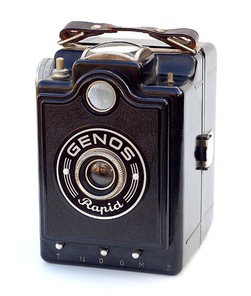 File:Genos Rapid box camera.jpg