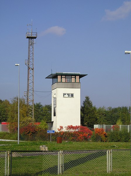 File:Grensovergang-helmstedt-marienborn-commandotoren.JPG