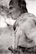 Gubbe med läppknapp. Bolivia. Foto, Erland Nordenskiöld 1908-1909. Erhållen av dito, datum okänt - SMVK - 004922.tif