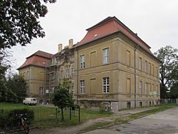 The Roskow manor house