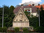 Kriegerdenkmal vor der Neuen Pfarrkirche