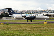 Eine Embraer EMB 120 der TAME, Quito 2008