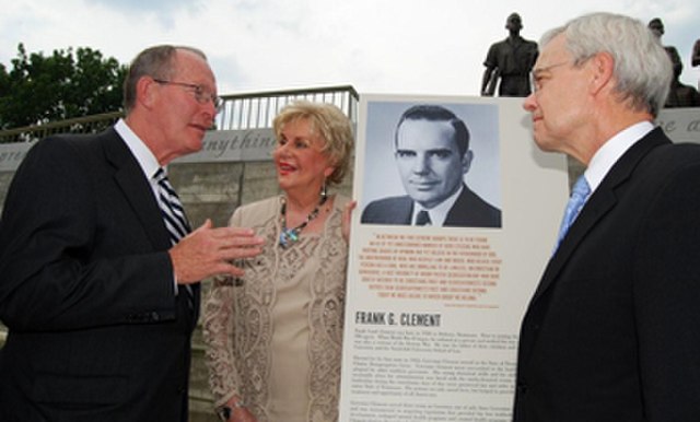Senator Lamar Alexander (left) discusses Governor Clement's role in the 1956 desegregation of Clinton High School with Clement's sister, Anna Belle, a